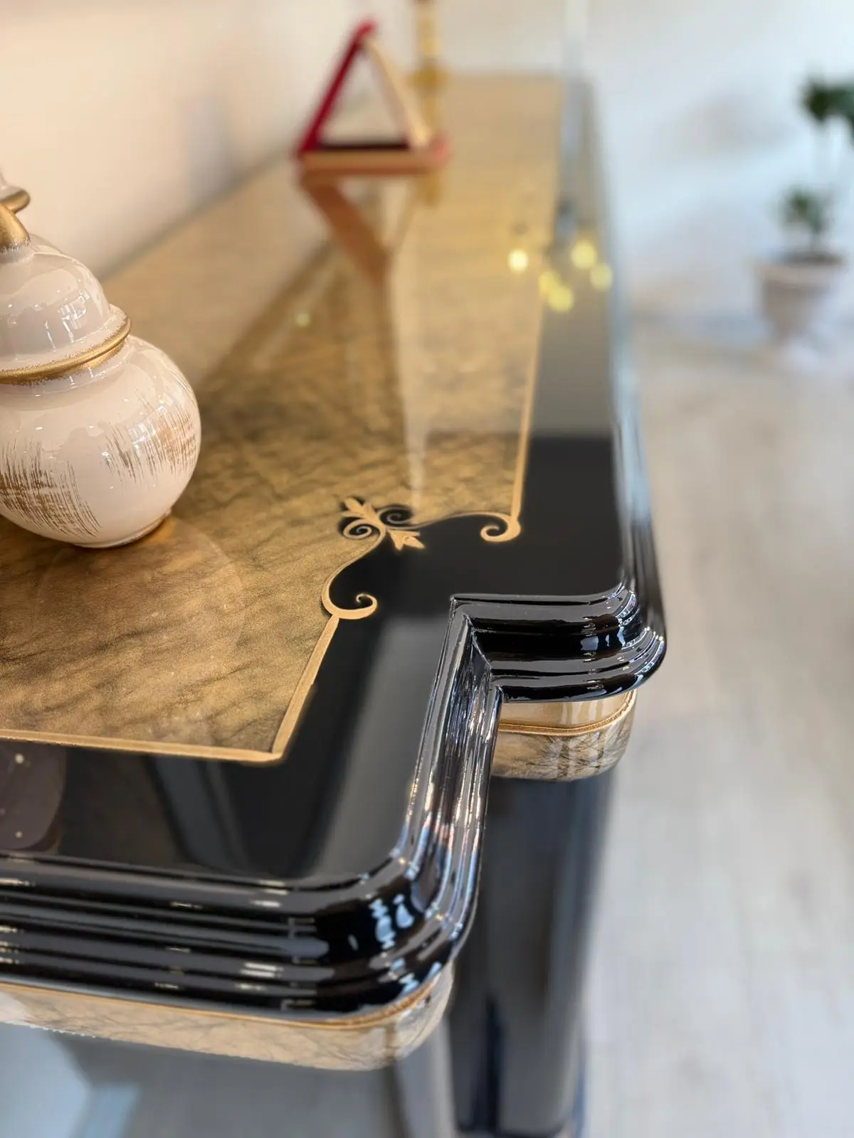 Venedik Varaklı Klasik Konsol